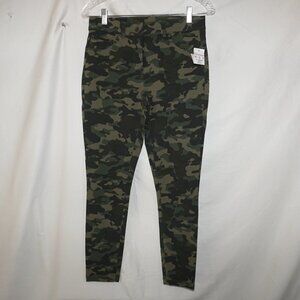 Maison Jules Army Camo Compression Back Pocket Cropped Athletic Pants NWT M
